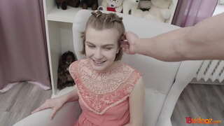 18videoz - ඔවුන් එය ඥානය-ශෛලිය ලෙස ඇය ඔහුට ලබා දෙන මහත් ලිංගික blowjob