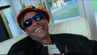 Megan ម៉ុនទទួលបានរបស់នាងជាប្រពន្ធ pussy ក្ដុក!