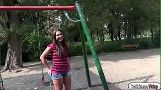 Kristina fucked i roto i te iwi whānui mō te moni ukauka