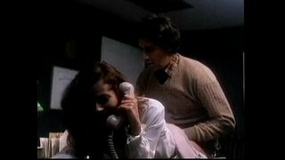 Veronica zateže gaćice i dobiva hot anal u uredu