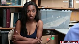 Busty Daya Satria meunang nya pussy x_x ku patugas LP badag cock