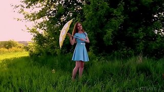 Ukraina go'zalligi Kanara ochiq havoda