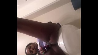 ���ುಟ್ಟಿನಲ್ಲಿ ಆಫ್ ಪಡೆಯಲು ಒಂದು ಕಾಯಿ ನಲ್ಲಿ ಕೆಲಸ