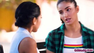 Te ngarahu a Emily mahere ki te whakataka i te takikupu