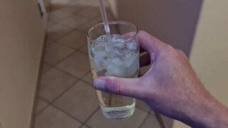 ���খন দুশ্চরিত্রা, পায়, একটি বিস্ময় প্রস্রাব ডি. এবং এটি ভালবাসে